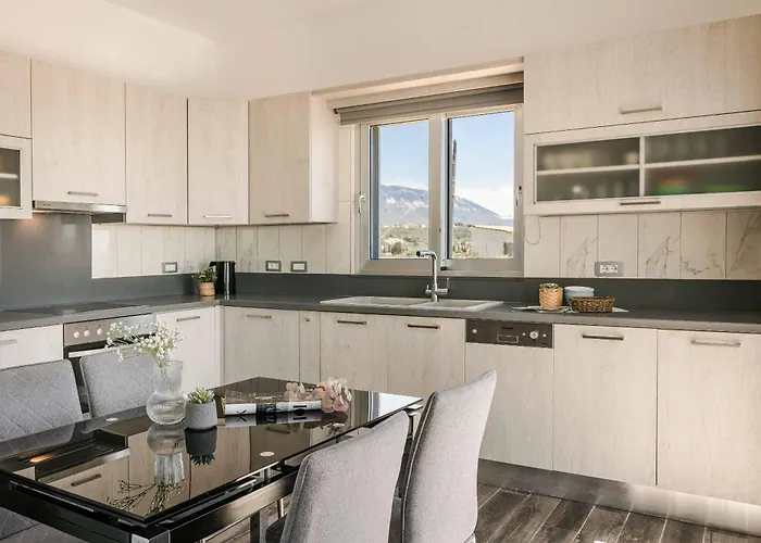 Katrina Βίλα Σβορωνάτα